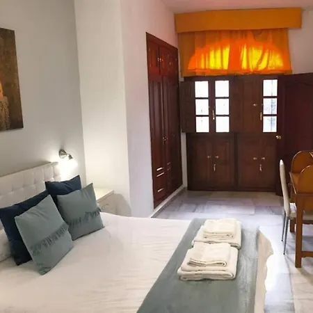 1 Minute From Cathedral. Feel The Heart Of Sevilla