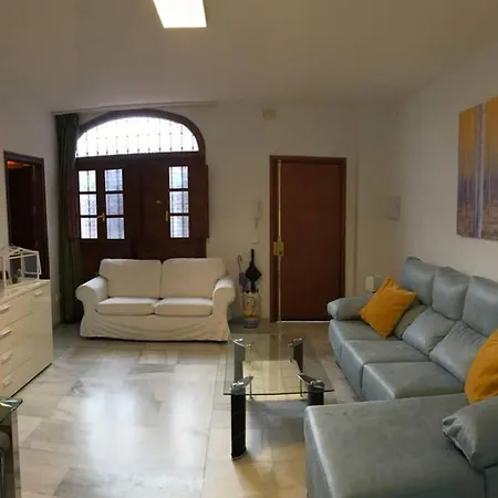 Apartamento 1 Minute From Cathedral. Feel The Heart Of *