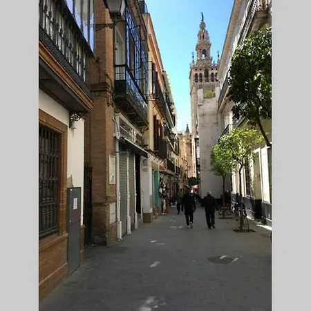 1 Minute From Cathedral. Feel The Heart Of Sevilla